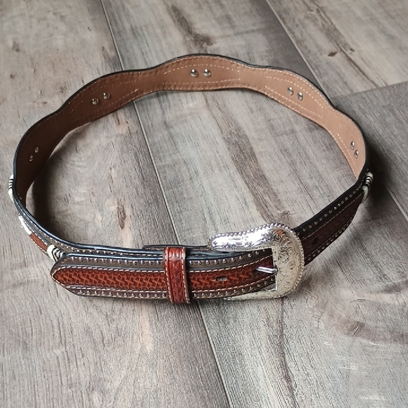 Nocona Other - Nocona Brown and Silver Belt Bag